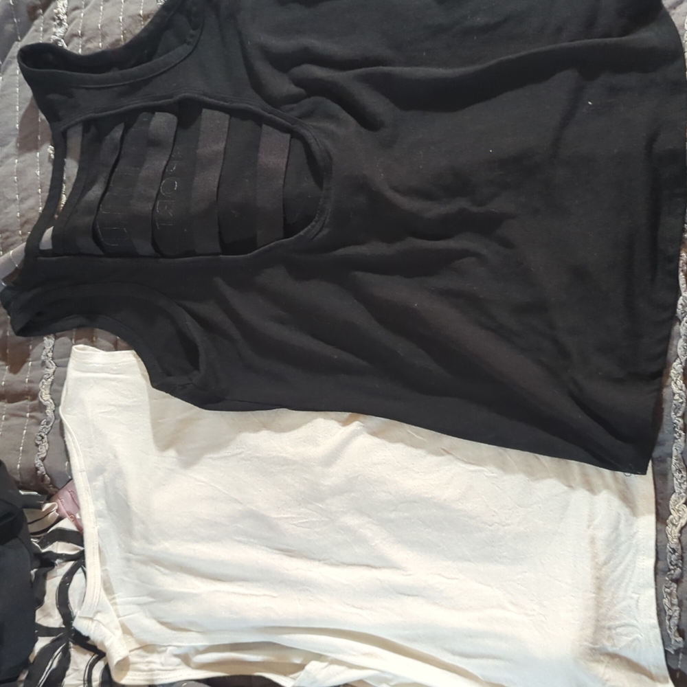 Shirts - Picture 3 of 4